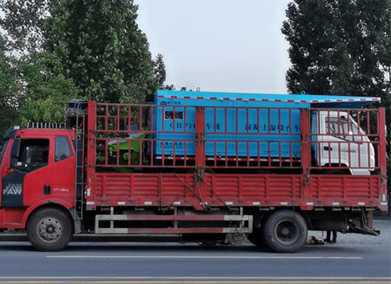 雄安車載混凝土濕噴臺(tái)車、空壓機(jī)發(fā)貨現(xiàn)場