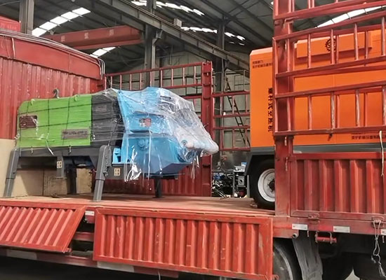 雄安新區(qū)液壓濕噴機、空壓機發(fā)貨現(xiàn)場